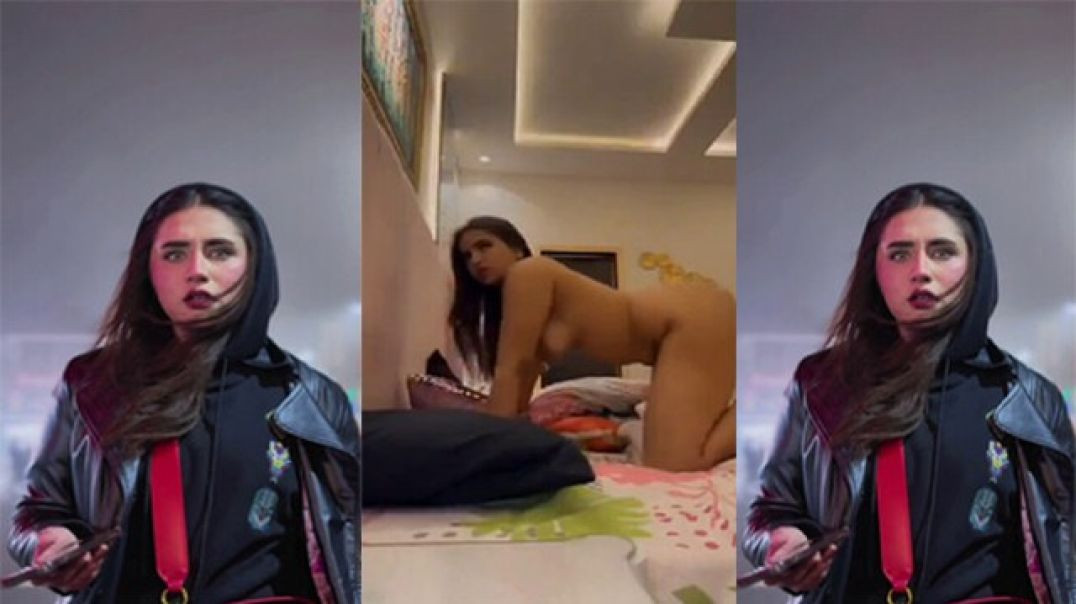 Sex with chubby girl in home with bf