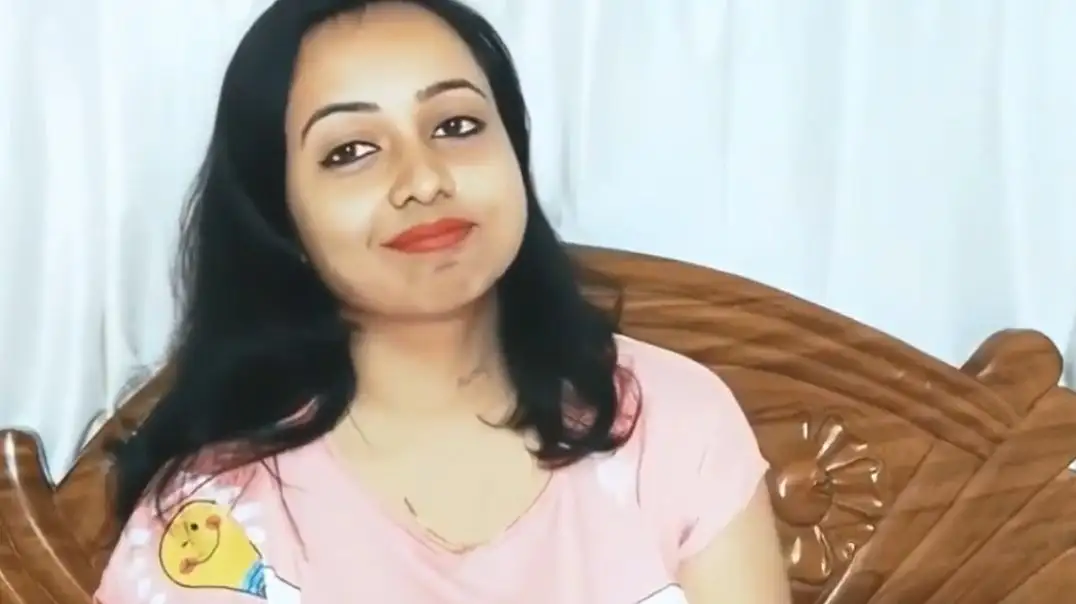 Hot Desi Indian Girl Shows Huge Breasts in Private

