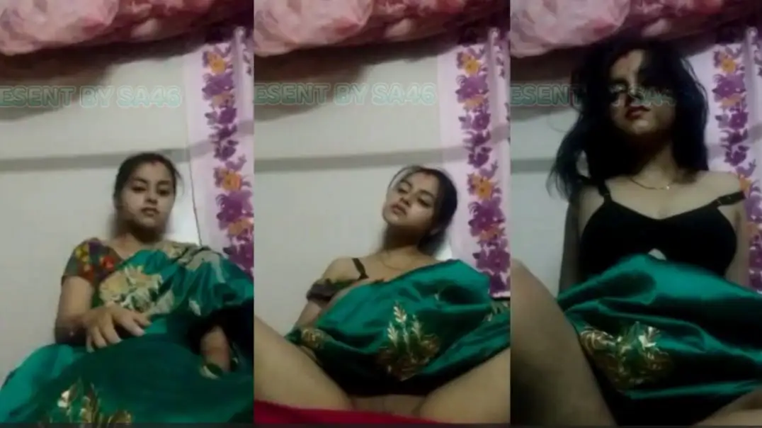 Hot Desi Girl in Green Saree Fingering Her Wet Pussy