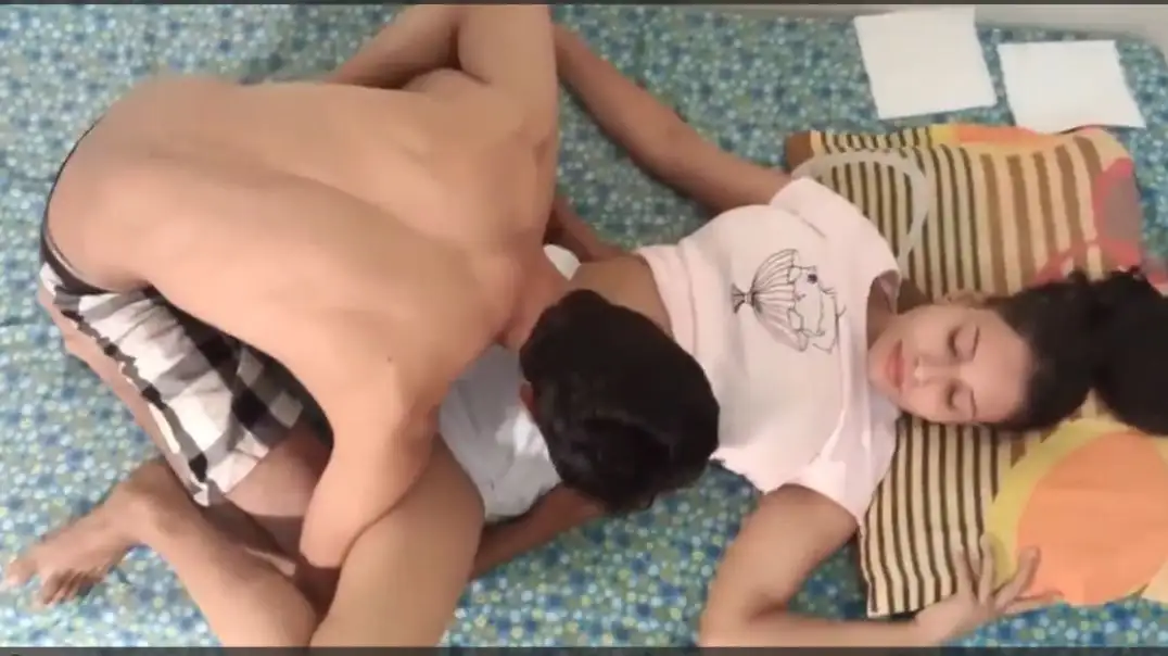 Hot desi girl ke bade boobs ka pehla private romance video