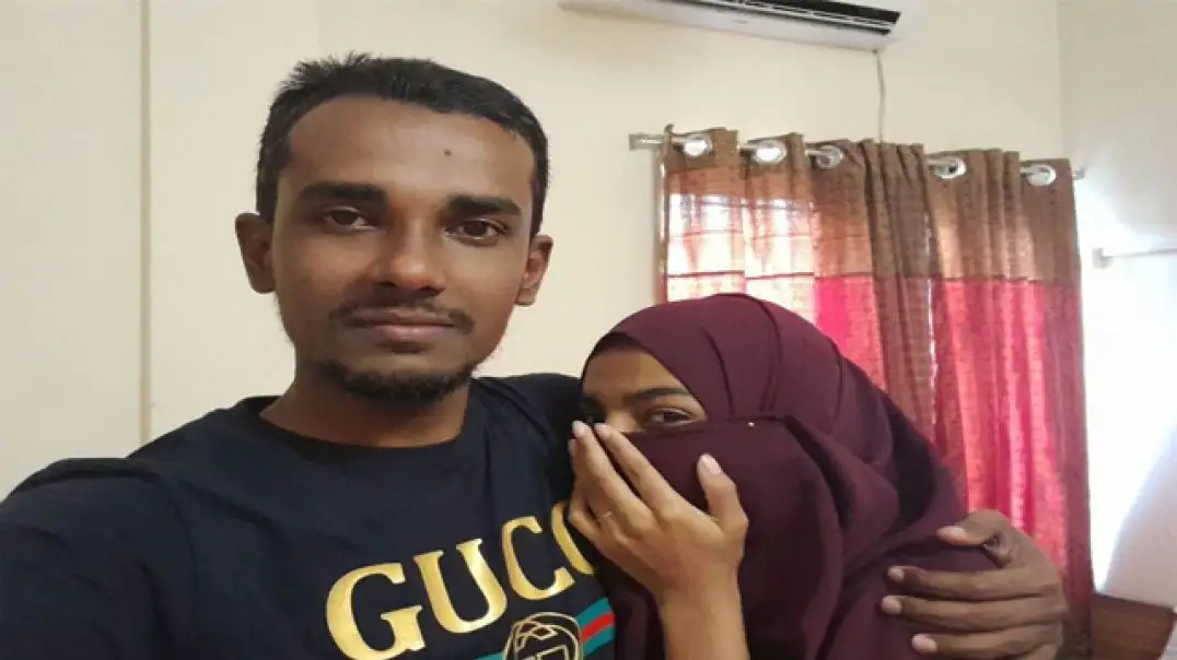 Hot Desi Muslim Girlfriend Gives Blowjob, Gets Rough Fuck