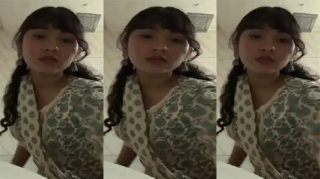 Secret Hot Girlfriend Teasing with Private Desi Moves